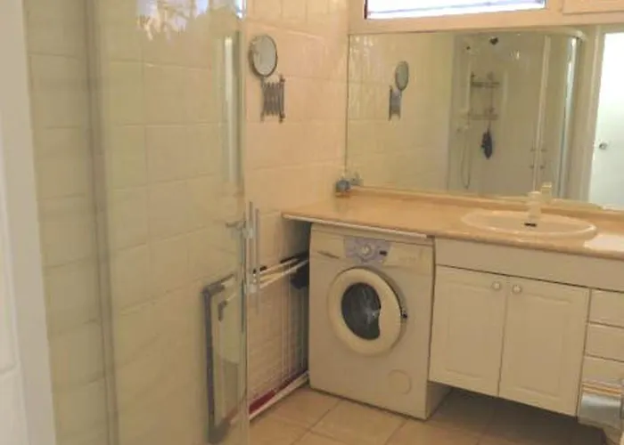 Apartment 3 Pieces Climatise Avec Terrasse A - Fr-1-780-62 *